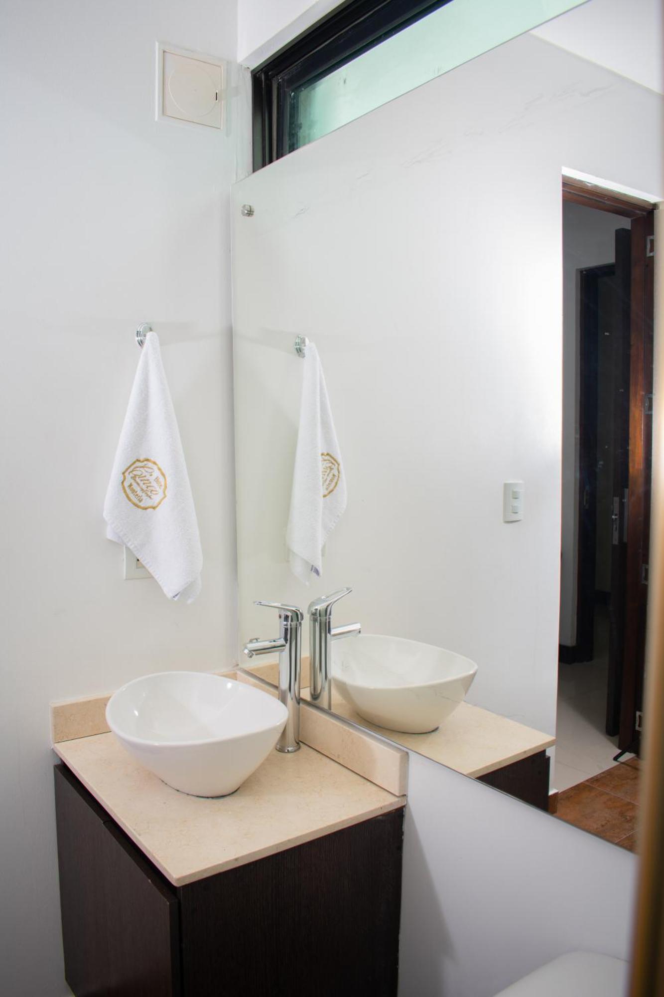 Hotel Cinco Monteria Exterior photo