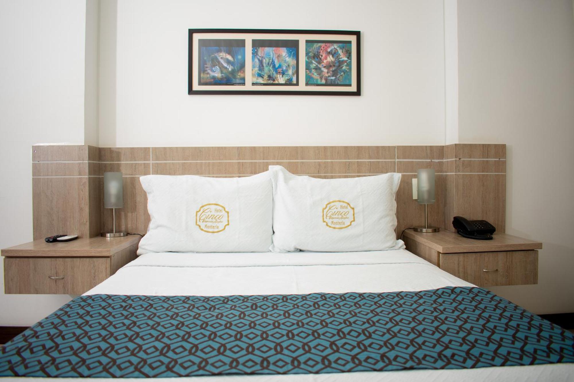 Hotel Cinco Monteria Exterior photo