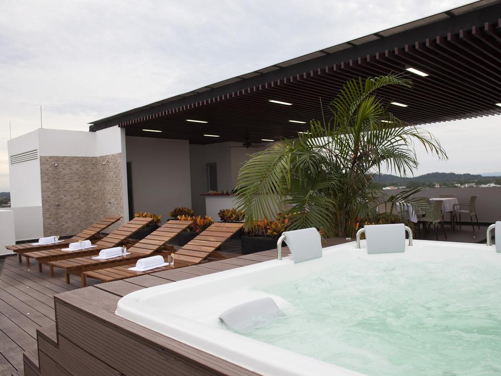 Hotel Cinco Monteria Exterior photo