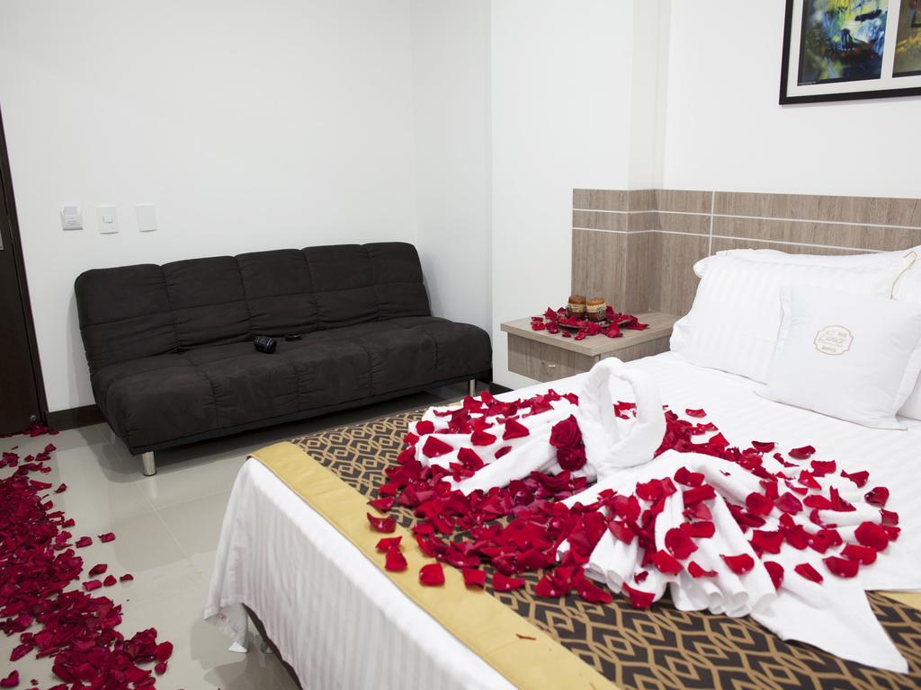Hotel Cinco Monteria Exterior photo