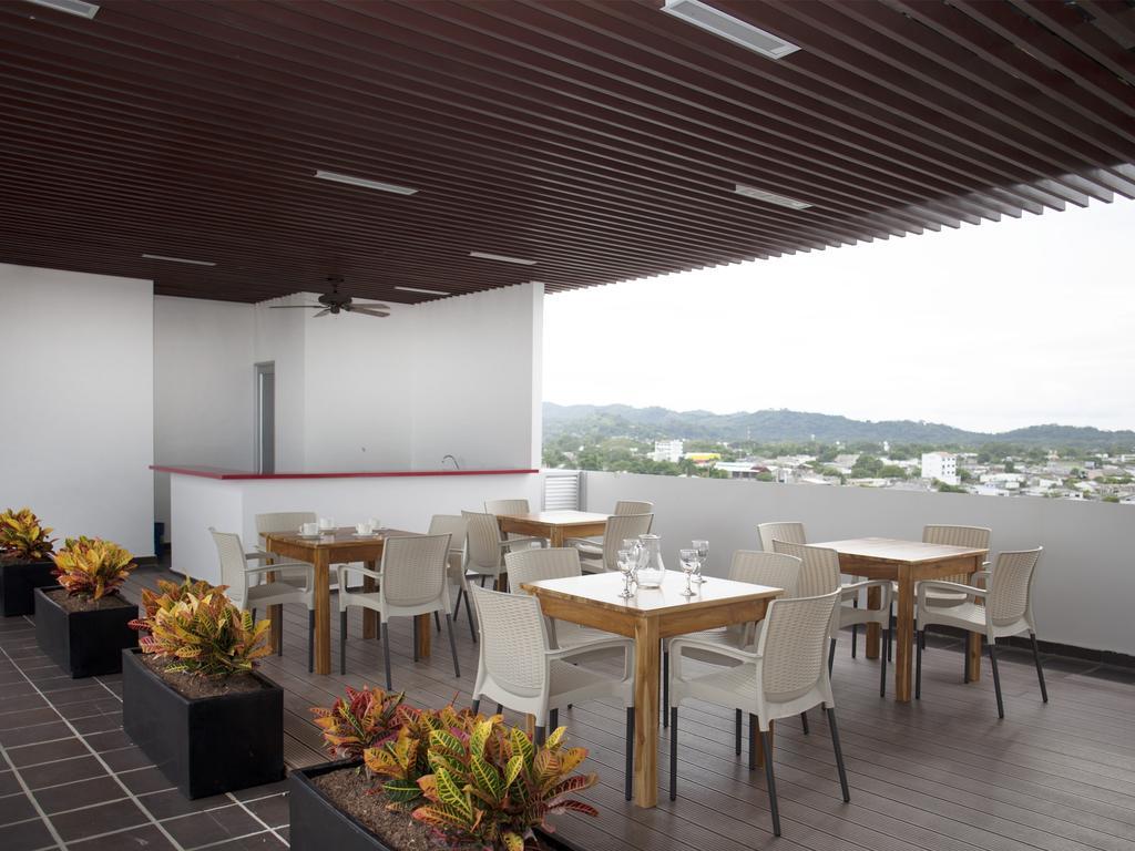 Hotel Cinco Monteria Exterior photo