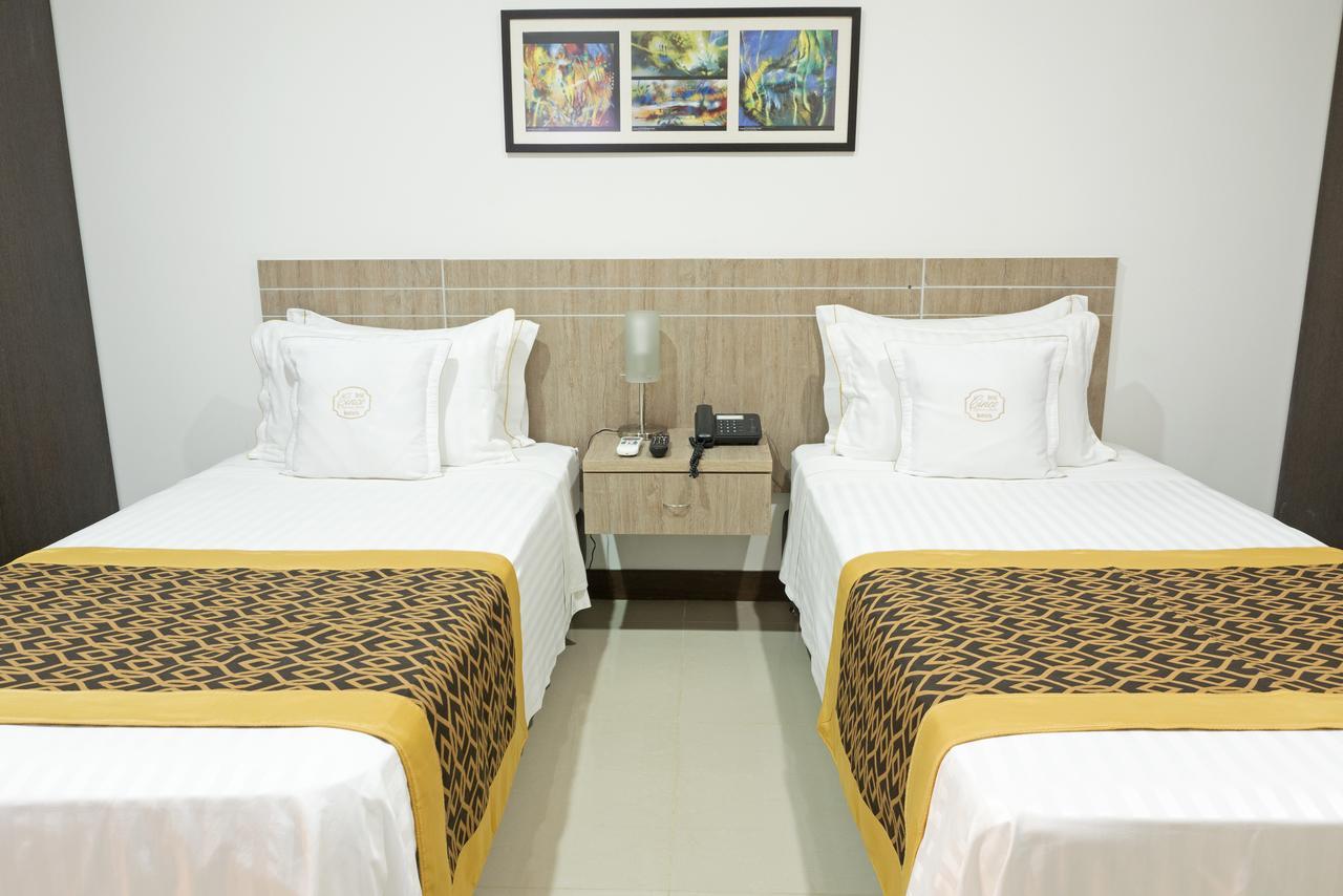 Hotel Cinco Monteria Exterior photo
