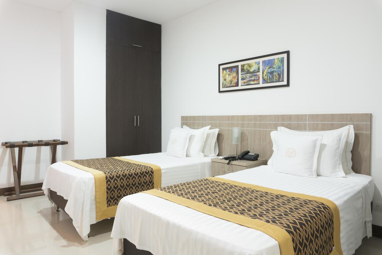 Hotel Cinco Monteria Exterior photo
