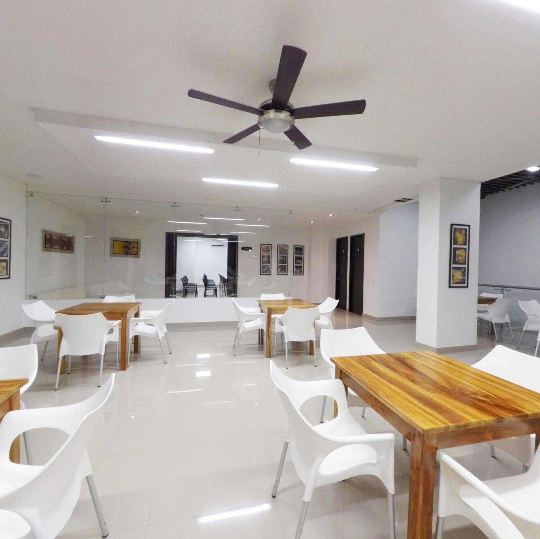 Hotel Cinco Monteria Exterior photo